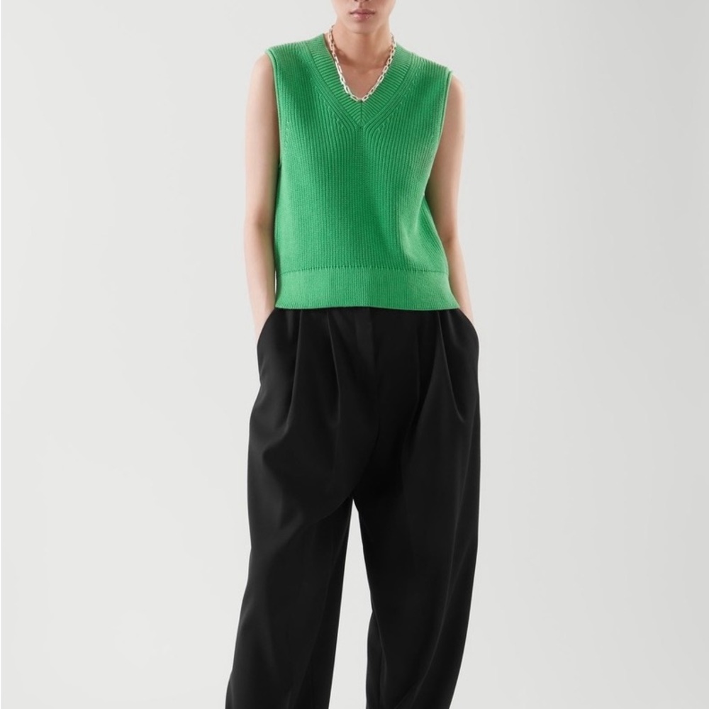 COS Chunky Knit Vest - Picture 2 of 12